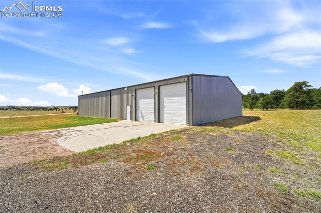 Image 37 of 50: Workshop