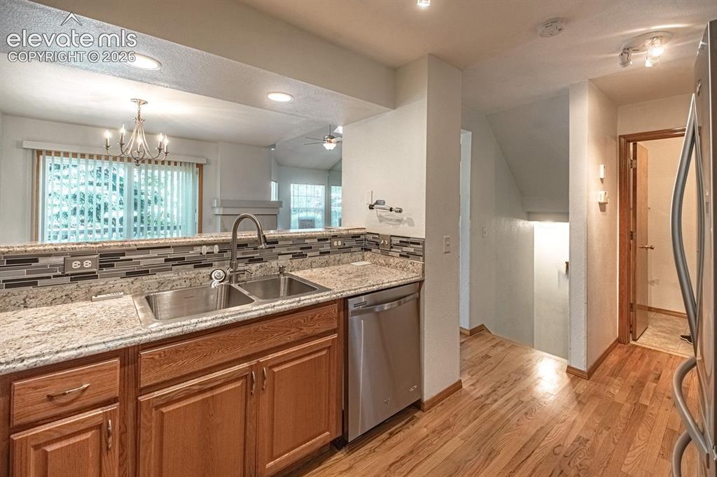 Image 14 of 38: Kitchen