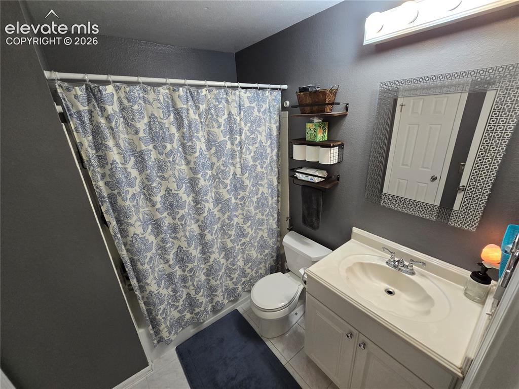 Image 12 of 21: Bathroom