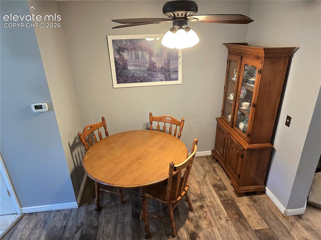 Image 7 of 21: Dining Area