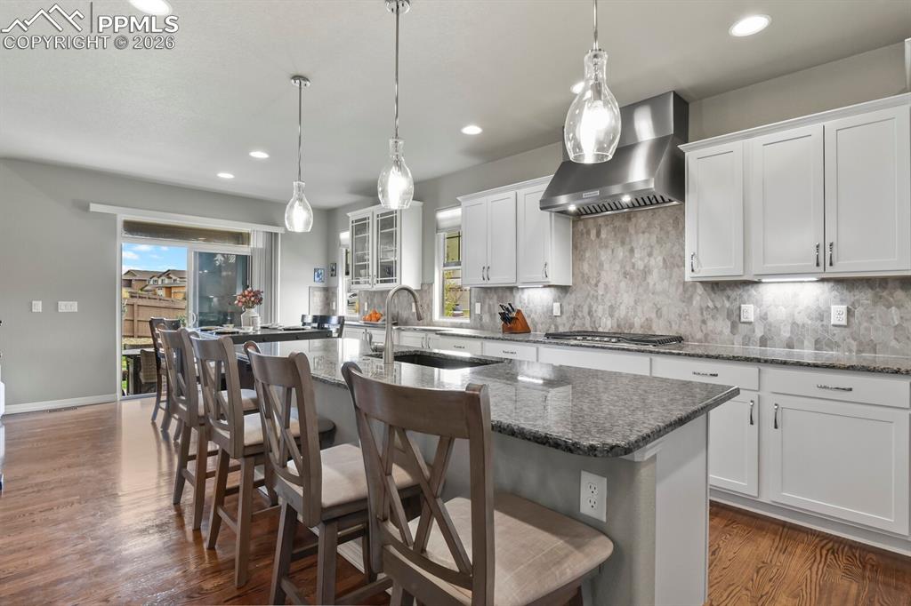 Image 10 of 47: Kitchen