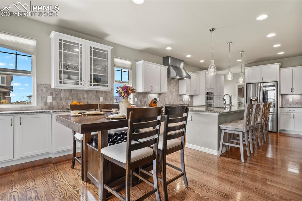 Image 13 of 47: Kitchen