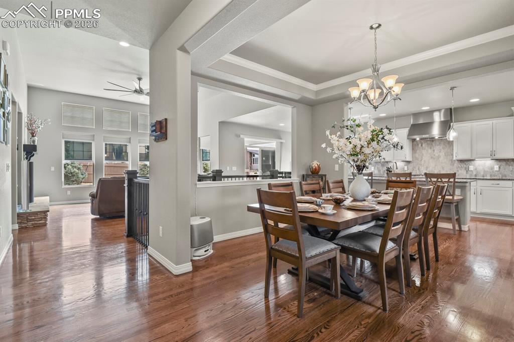 Image 16 of 47: Dining Area