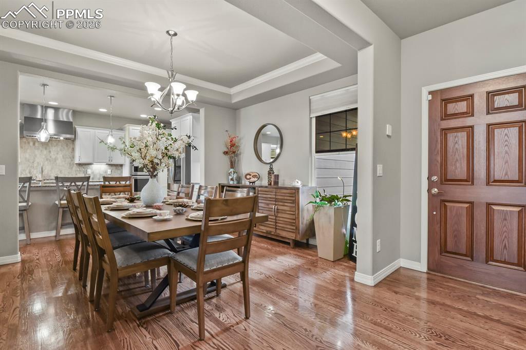 Image 17 of 47: Dining Area