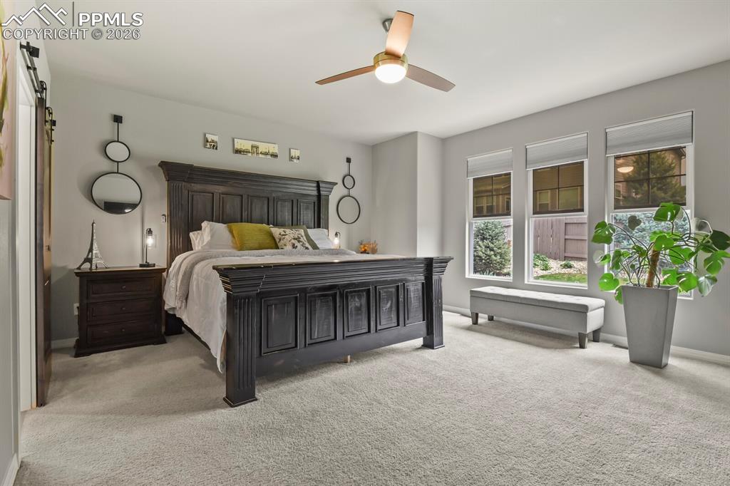 Image 19 of 47: Bedroom