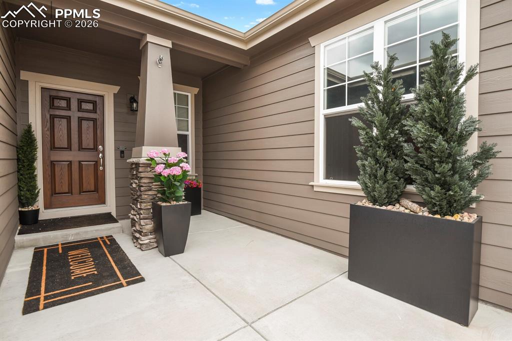 Image 40 of 47: Entry