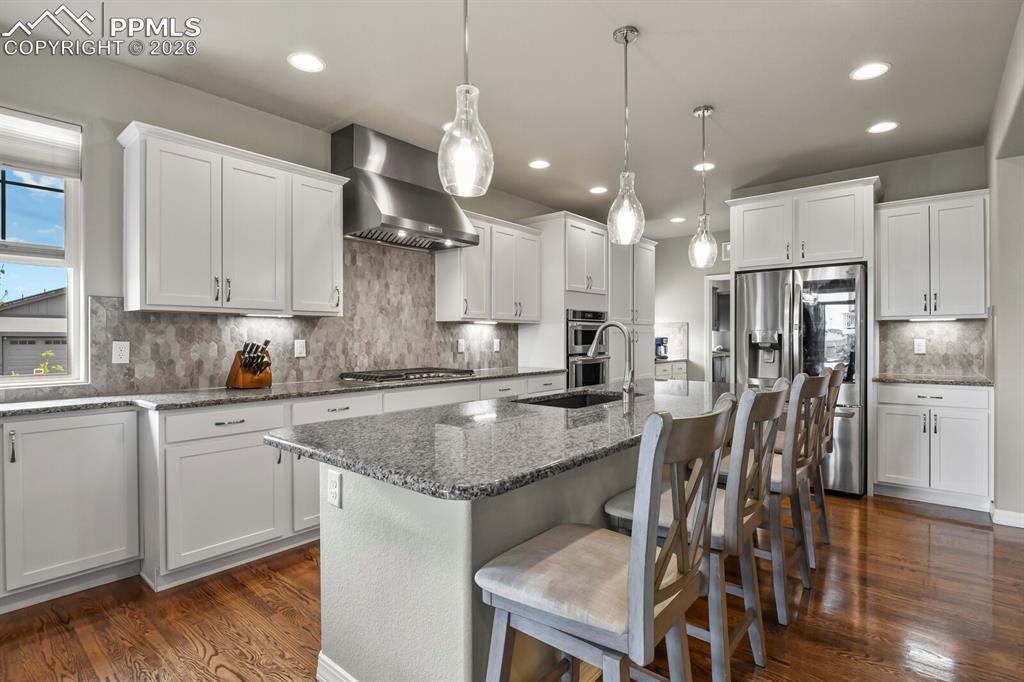 Image 6 of 47: Kitchen