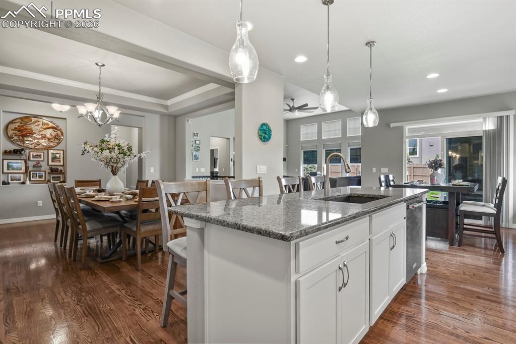 Image 9 of 47: Kitchen