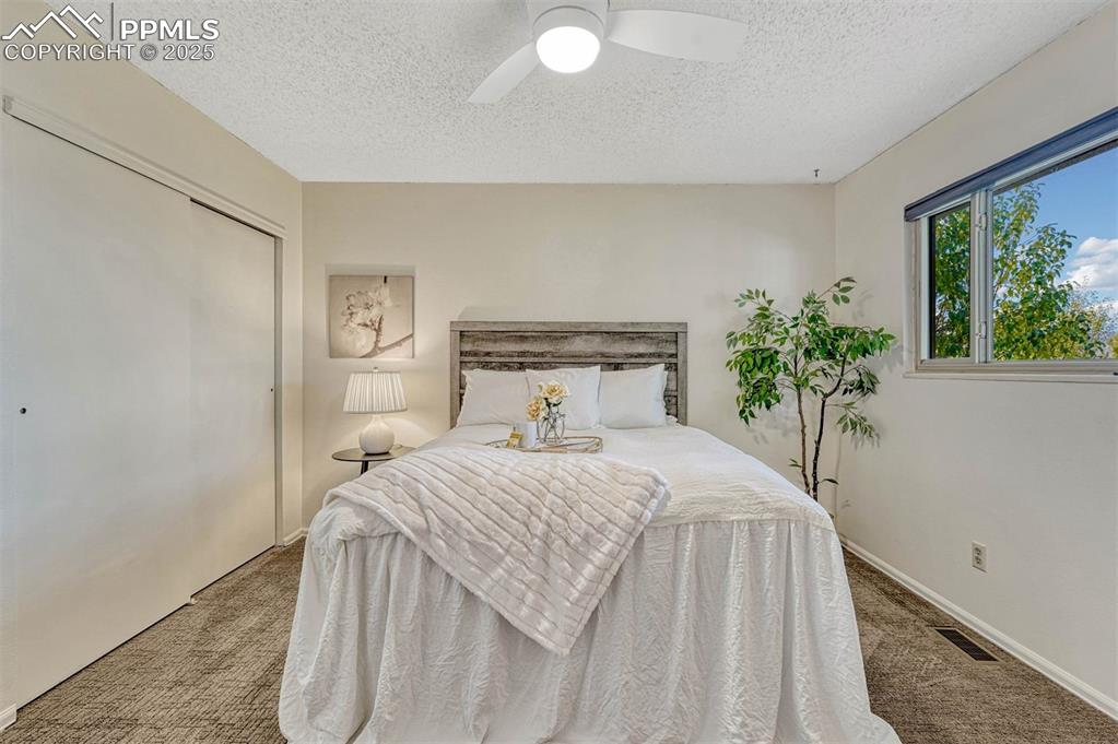 Image 12 of 27: Bedroom