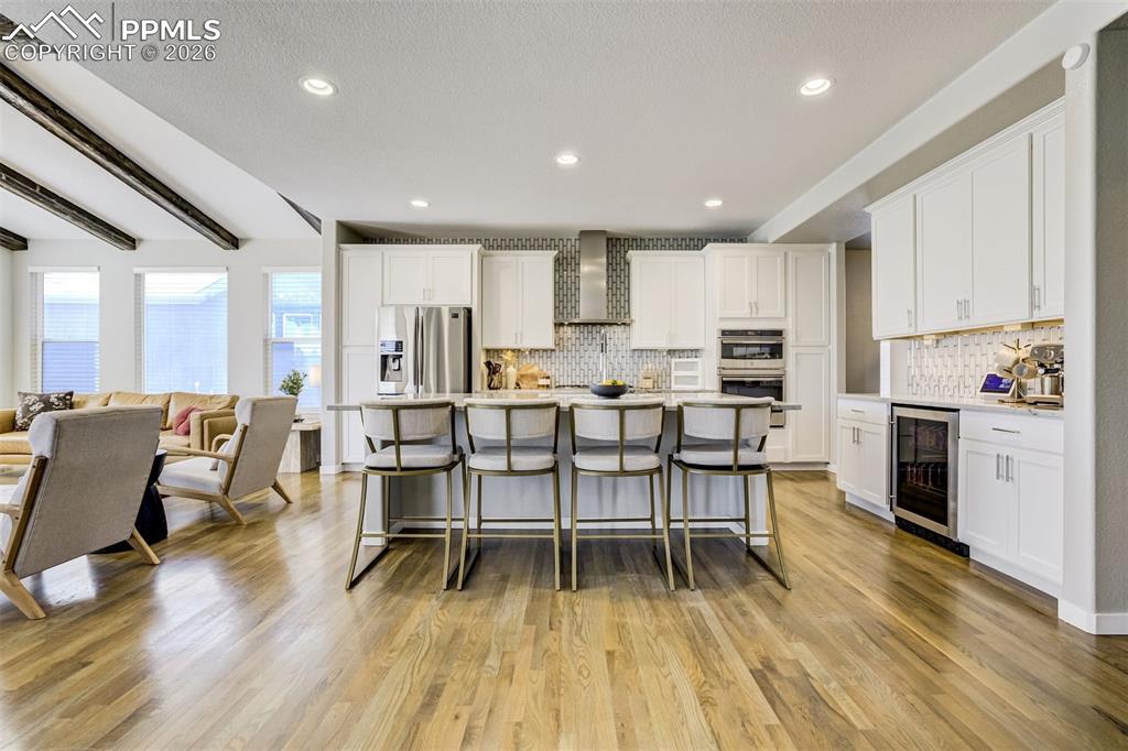 Image 10 of 50: Kitchen