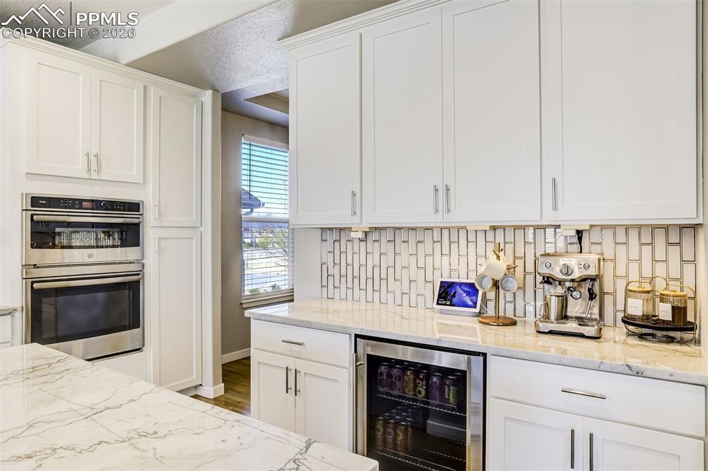 Image 11 of 50: Kitchen