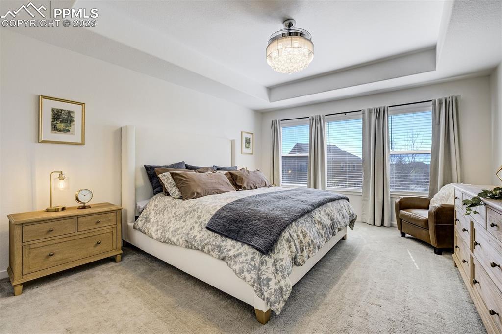 Image 23 of 50: Bedroom