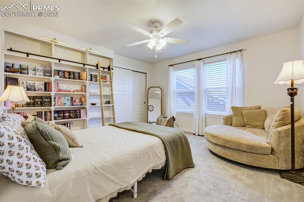 Image 29 of 50: Bedroom