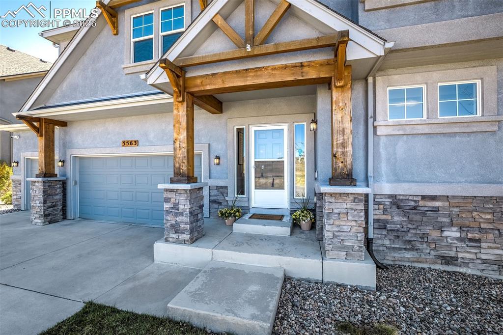 Image 3 of 50: Entry