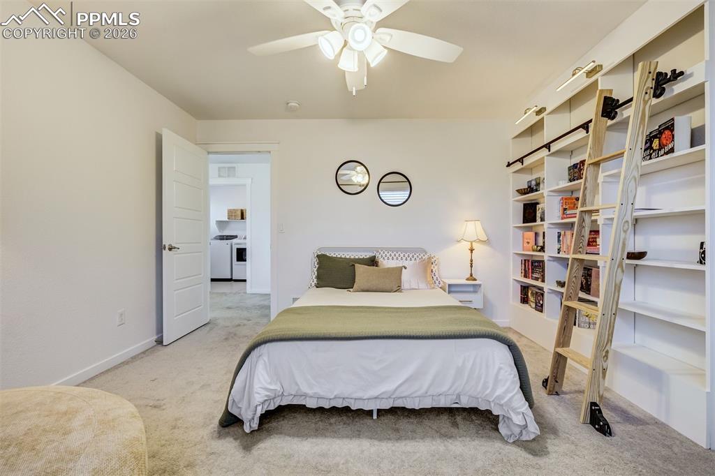 Image 31 of 50: Bedroom