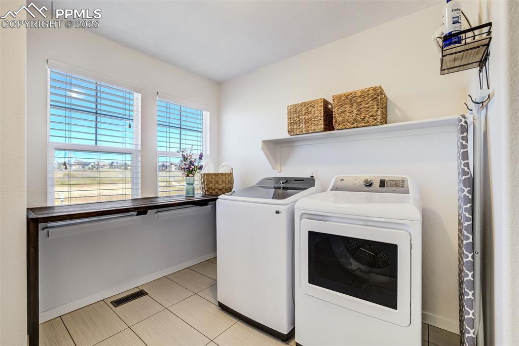 Image 38 of 50: Laundry