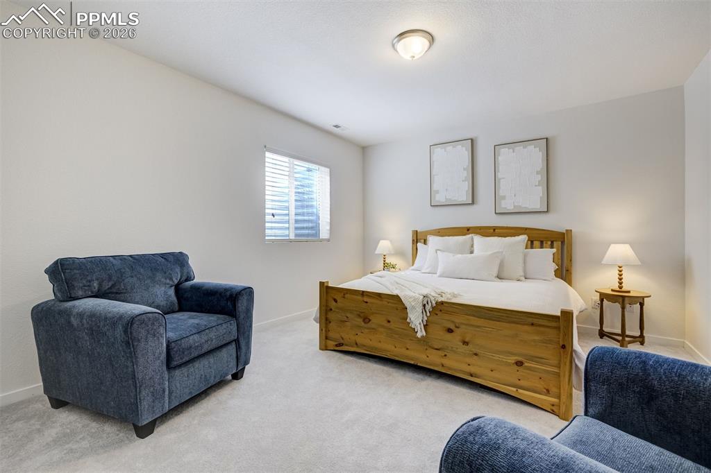 Image 43 of 50: Bedroom