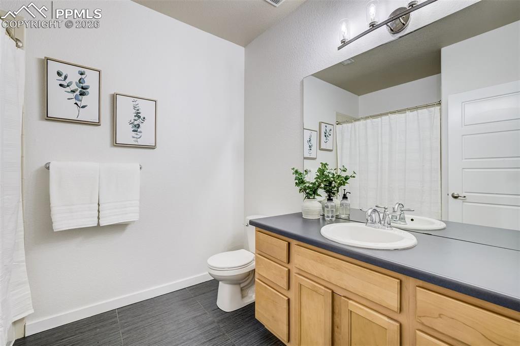 Image 44 of 50: Bathroom