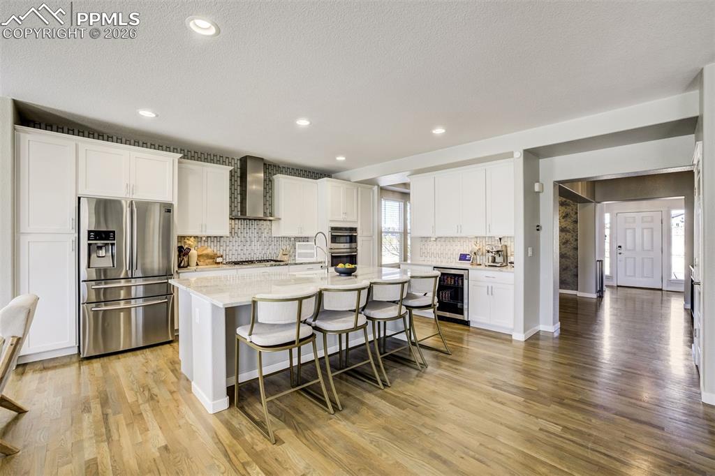 Image 9 of 50: Kitchen