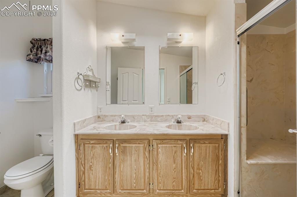 Image 20 of 29: Bathroom