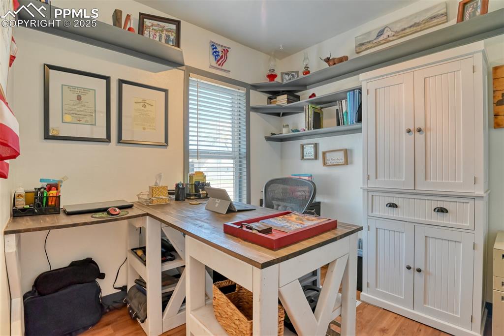 Image 8 of 29: Office