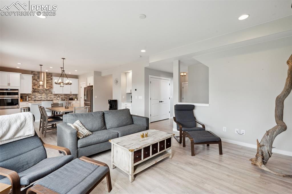 Image 7 of 30: Living Room