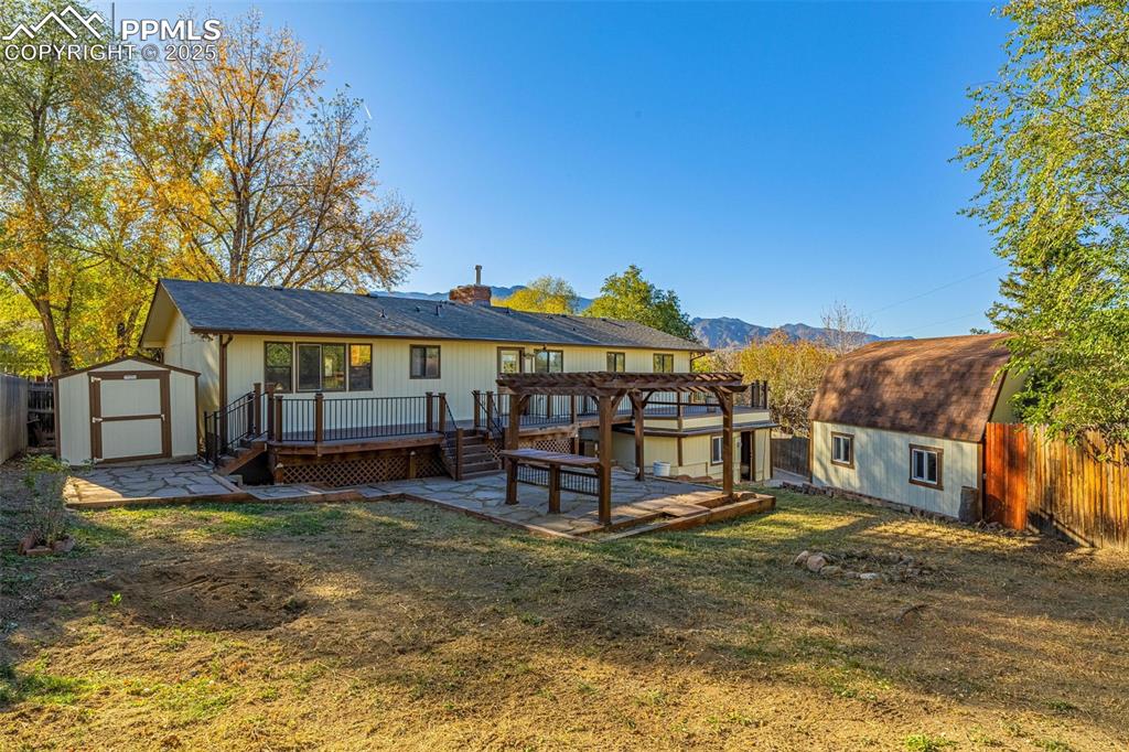 Image 38 of 49: Back of Structure