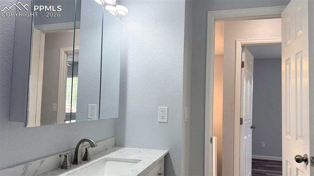 Image 20 of 39: Bathroom