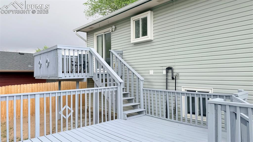 Image 36 of 39: Deck