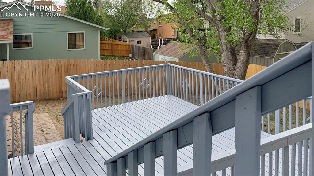 Image 37 of 39: Deck