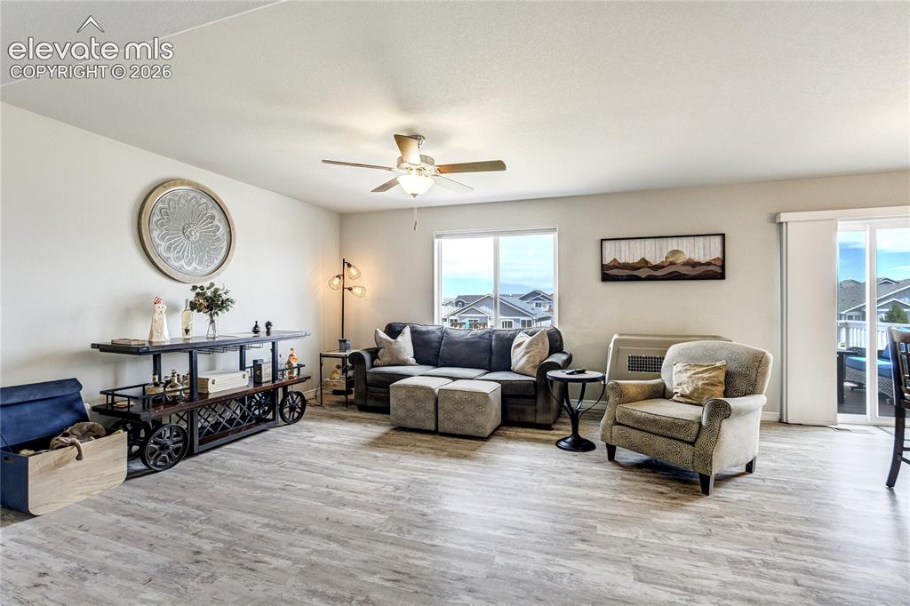 Image 7 of 38: Great Room