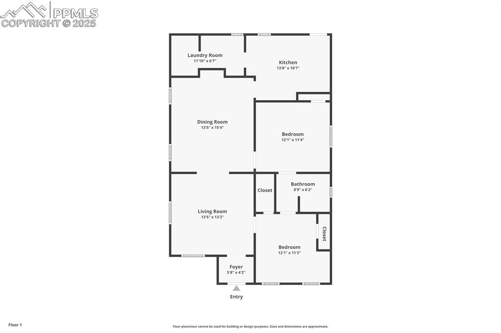Image 27 of 27: View of room layout