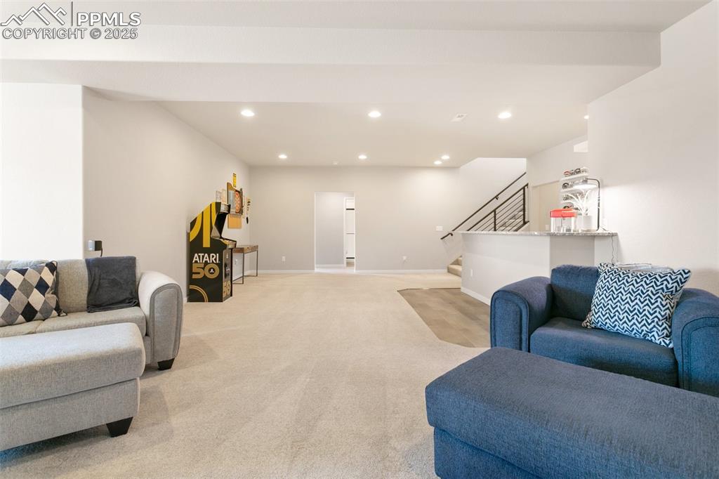 Image 36 of 47: Living Room