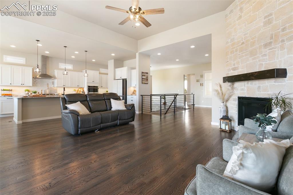 Image 5 of 47: Living Room