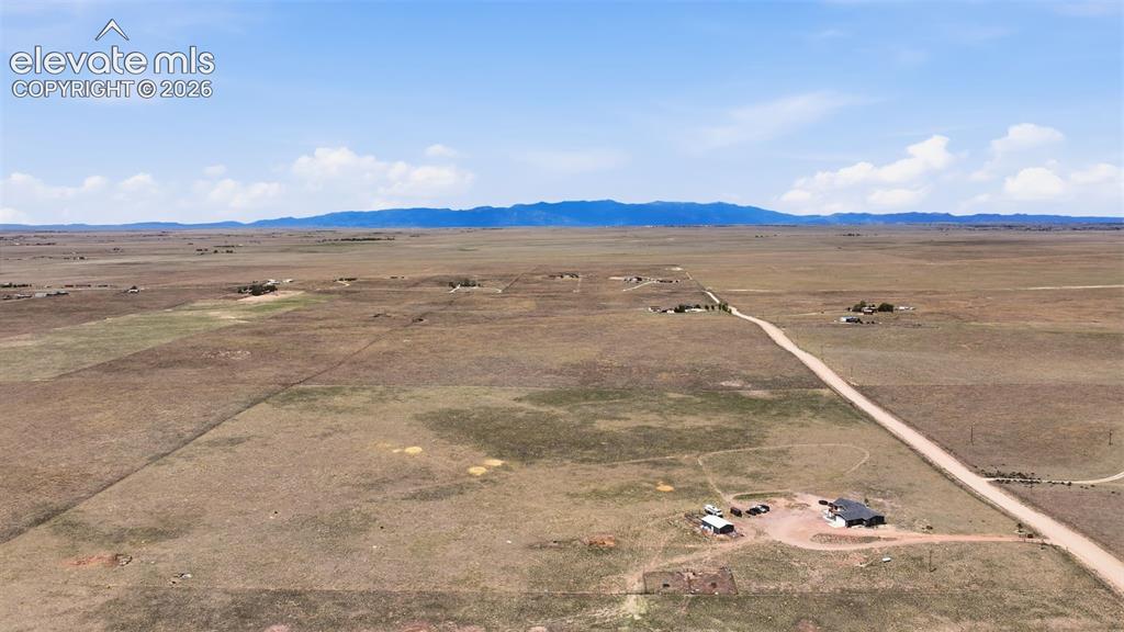Image 3 of 27: Approximate property boundaries shown for visual reference only