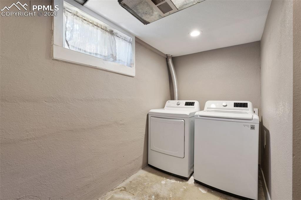 Image 20 of 26: Laundry