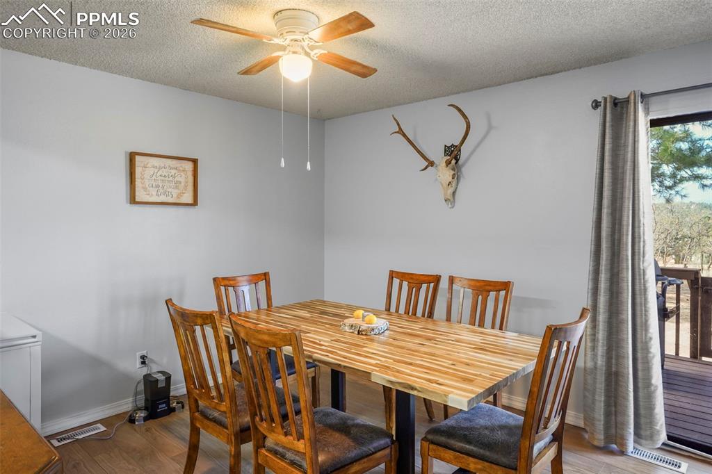 Image 10 of 26: Dining Area
