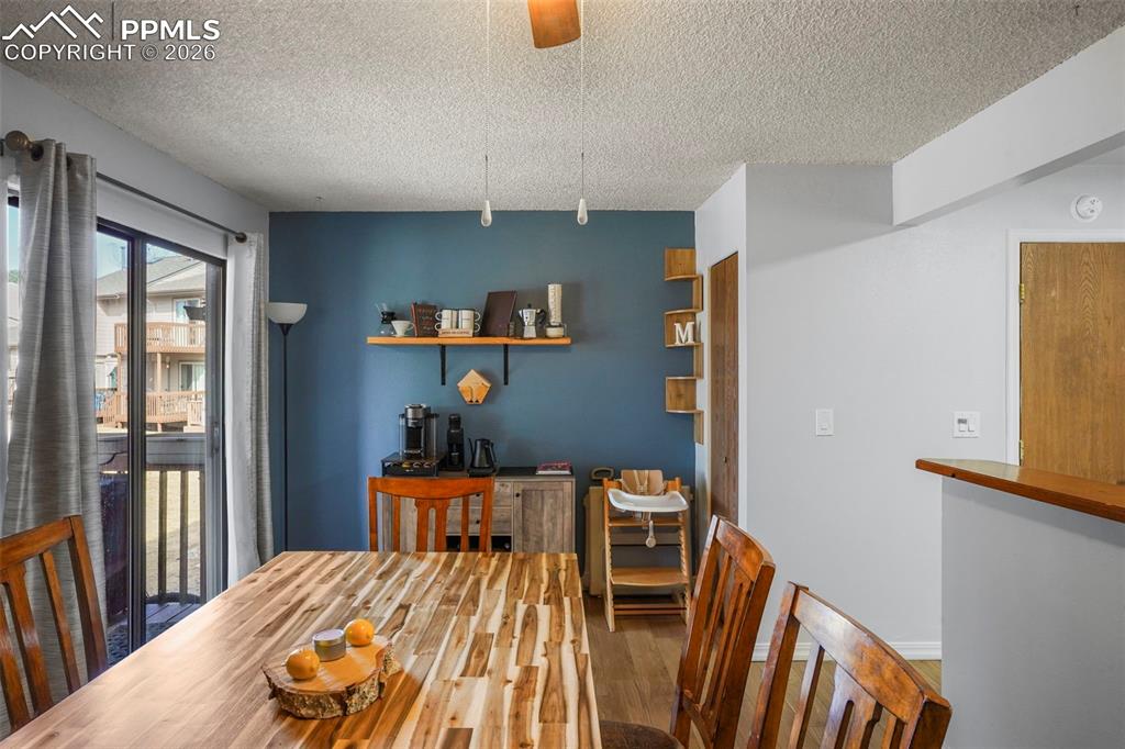 Image 11 of 26: Dining Area