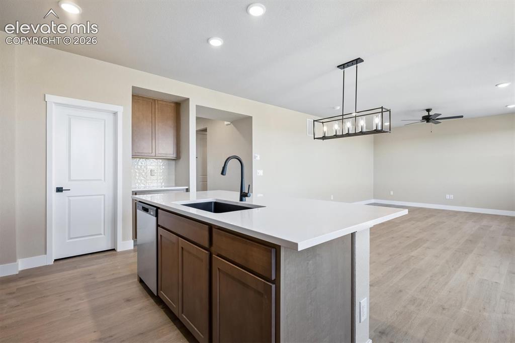 Image 9 of 32: Kitchen