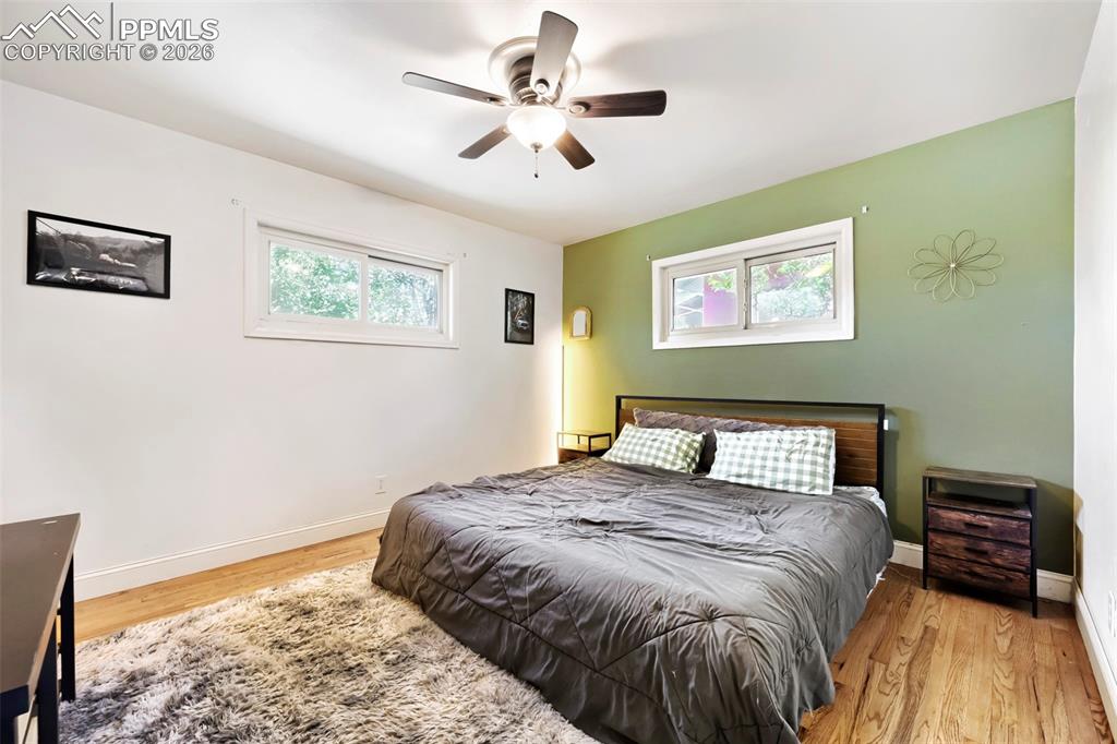 Image 13 of 28: Bedroom