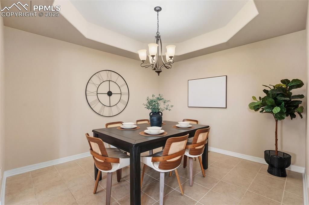 Image 10 of 44: Dining Area