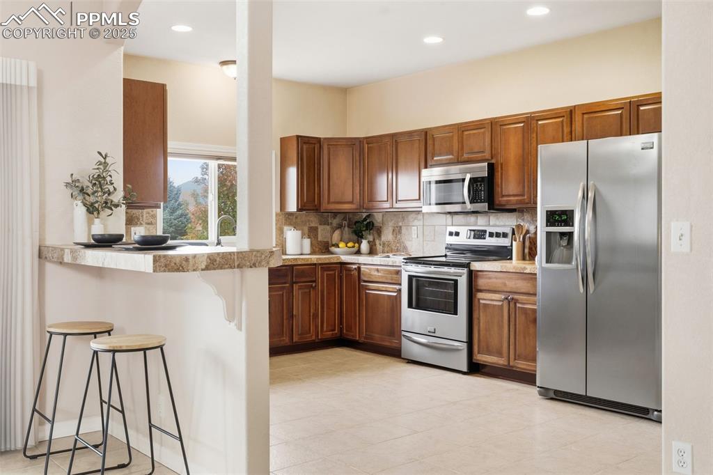 Image 11 of 44: Kitchen