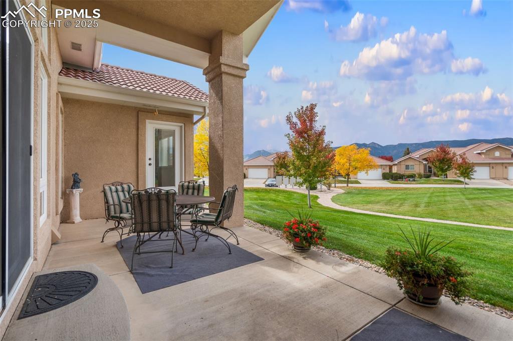 Image 31 of 44: Patio