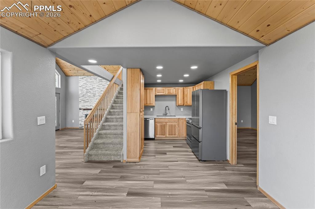 Image 10 of 29: Kitchen