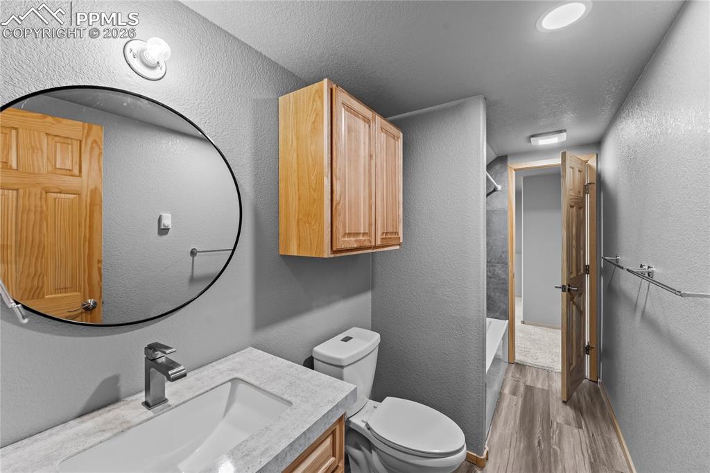 Image 21 of 29: Bathroom