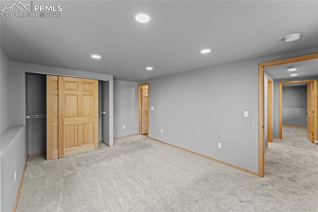 Image 24 of 29: Bedroom