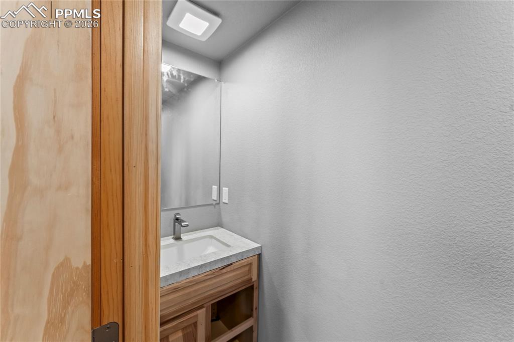 Image 7 of 29: Bathroom