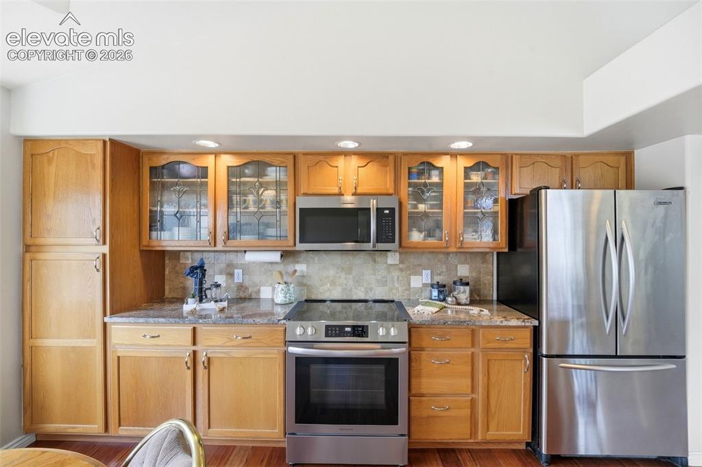 Image 11 of 47: Kitchen