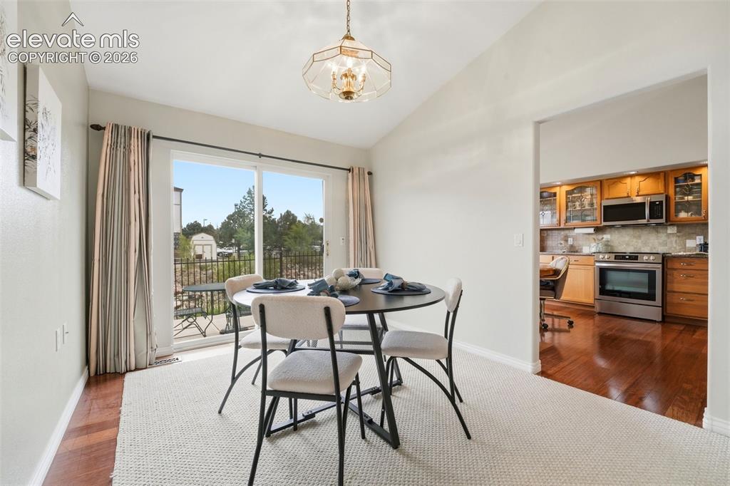 Image 13 of 47: Dining Area