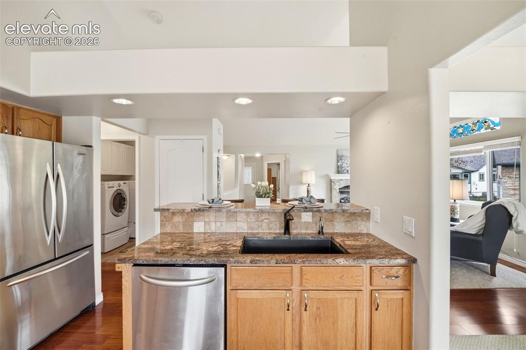 Image 9 of 47: Kitchen
